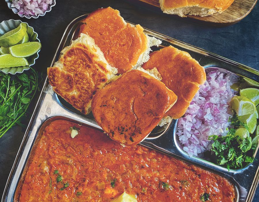 Pav bhaji with buttered buns